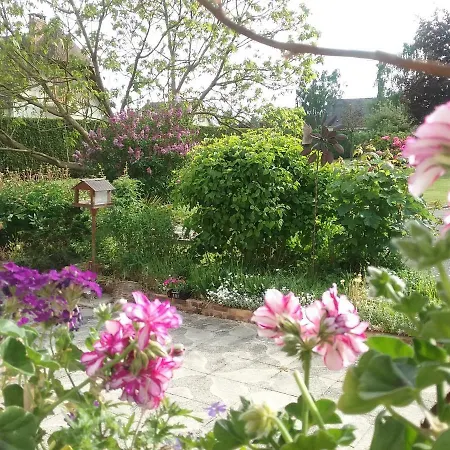 Bed & Breakfast Entre Seine Et Jardin *